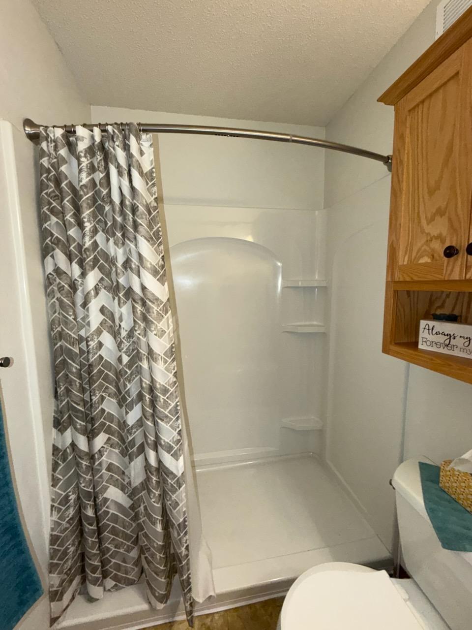 PRIMARY 3/4 BATHROOM SURROUND