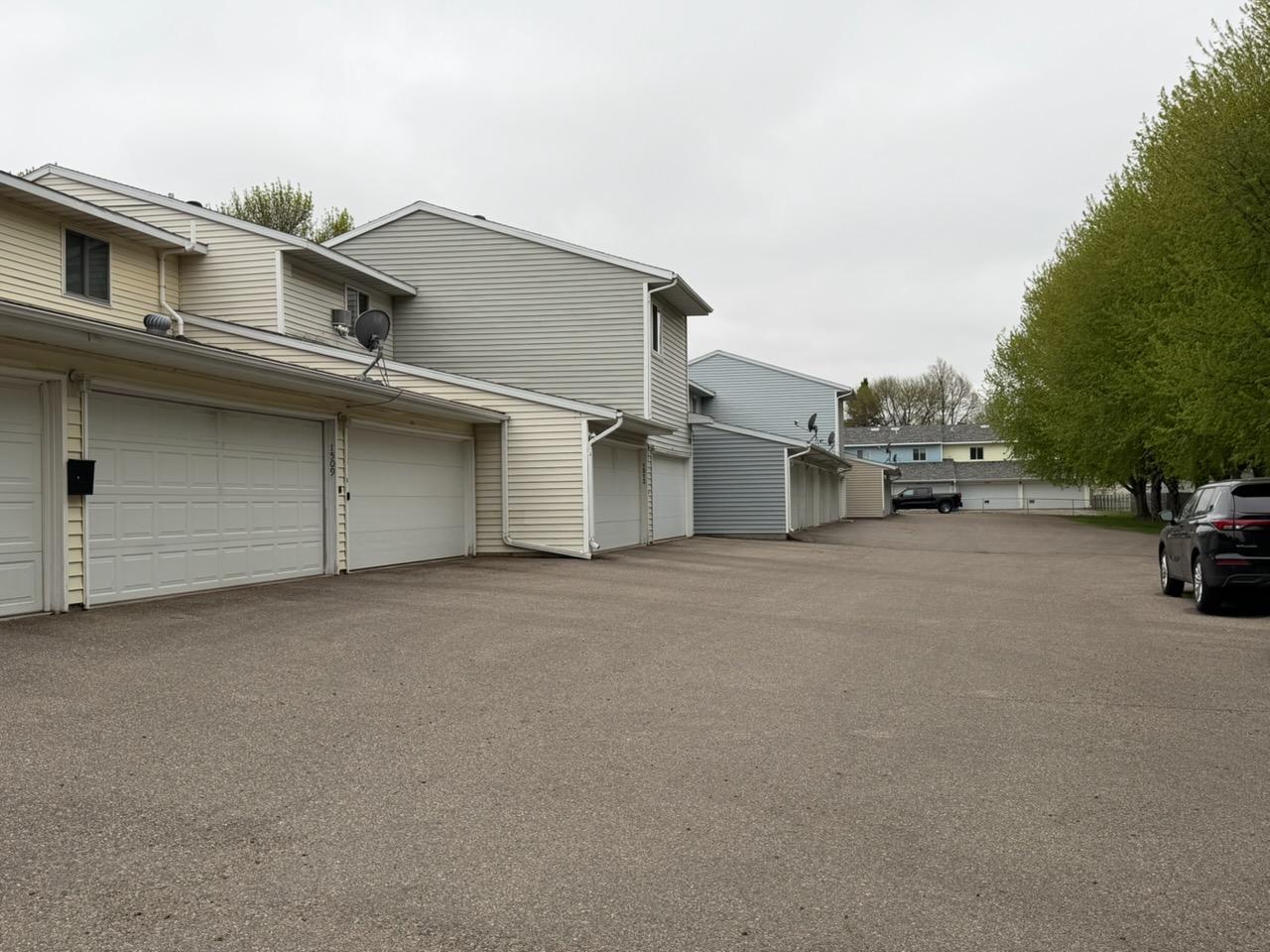 PARKING IN BACK OF UNIT AS WELL