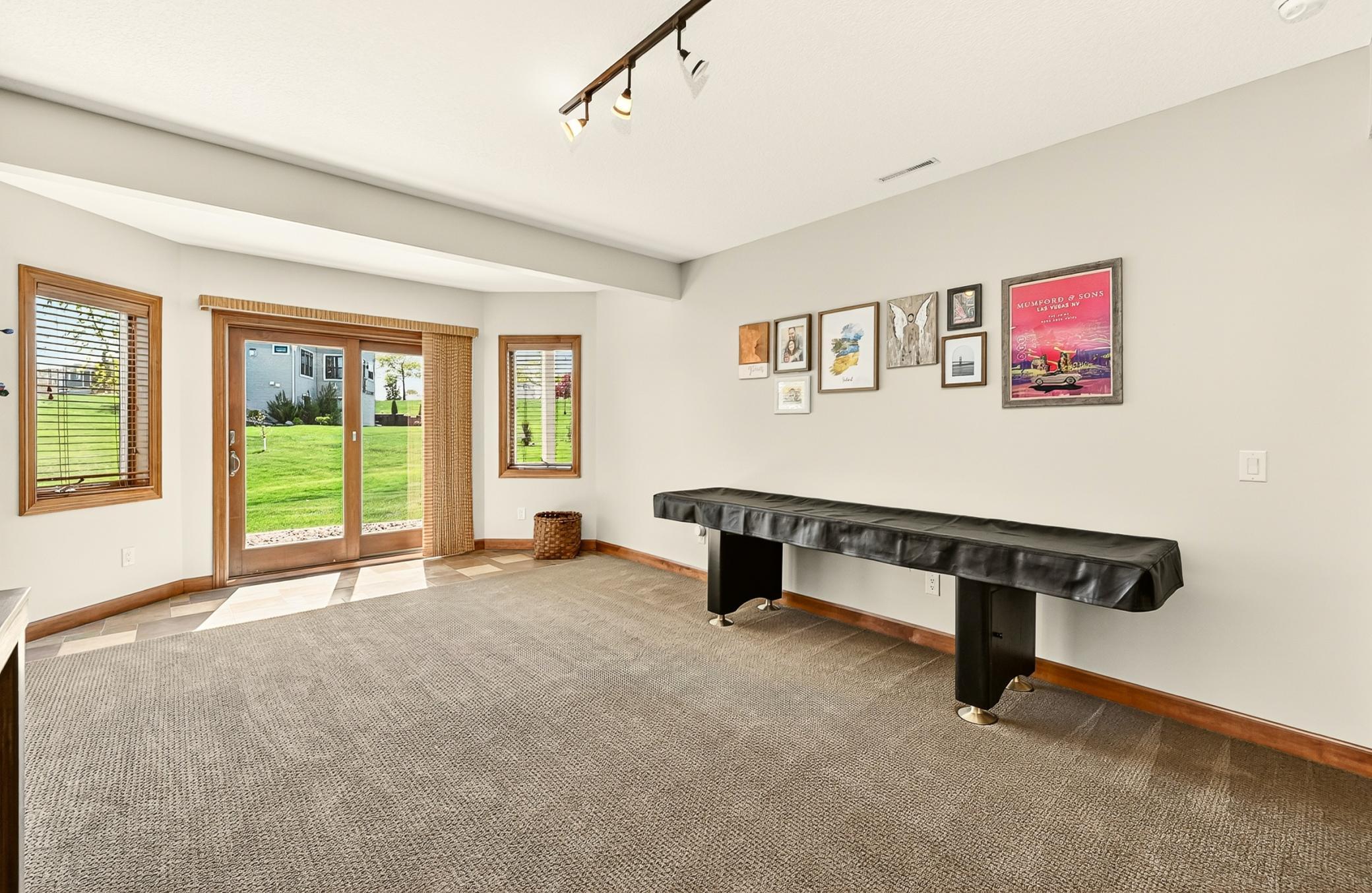 Family room 4.jpg