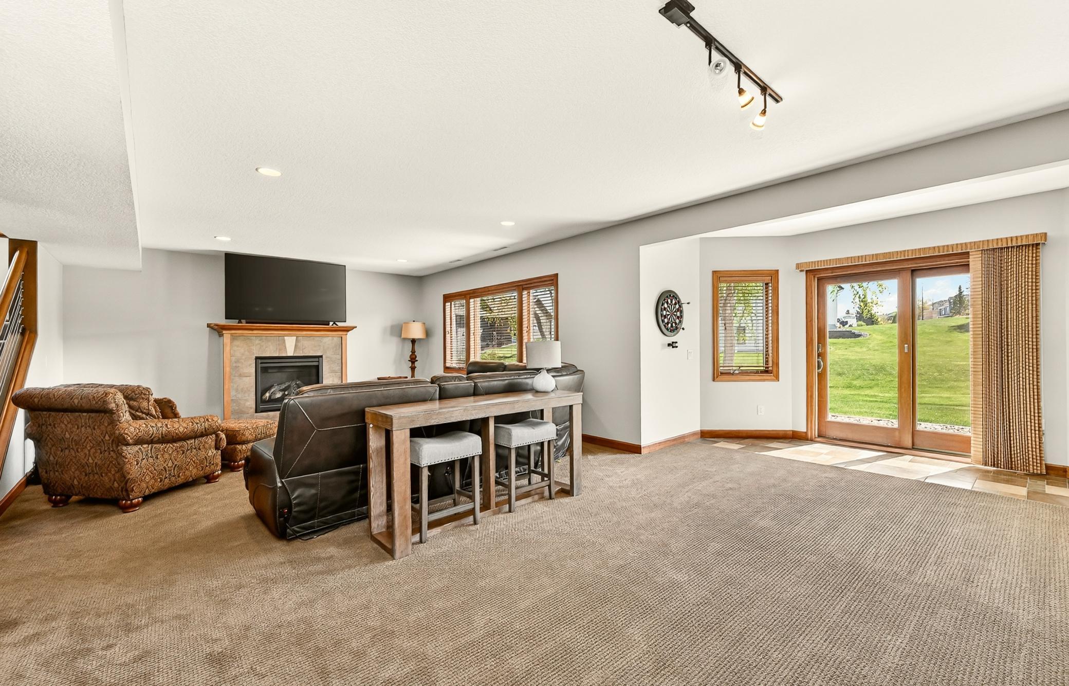 Family room 2.jpg