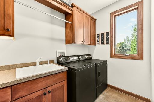 1046 Maplebeck Place NE, Byron, MN 55920