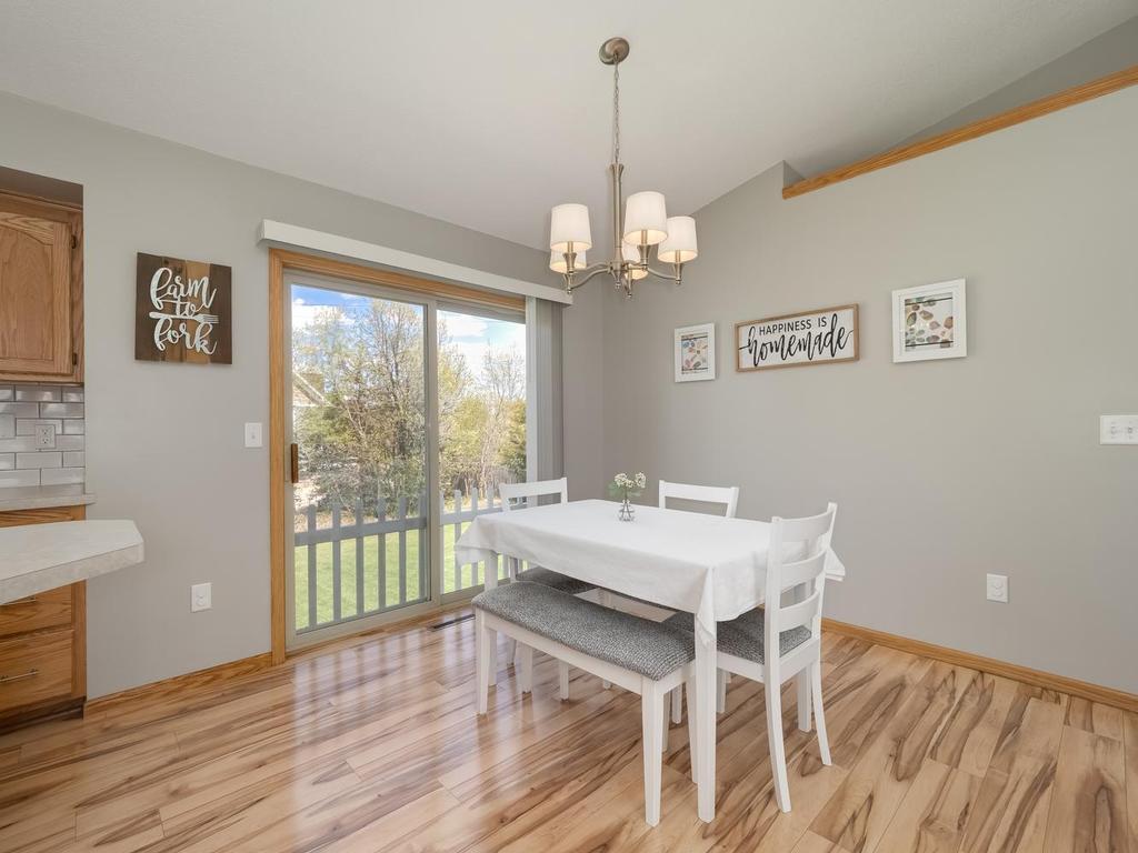 015-025-Dining Room-1024x768.jpg