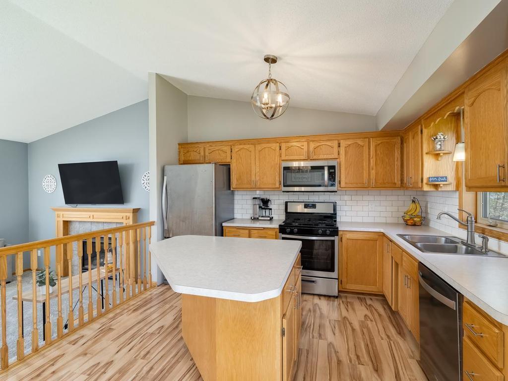 017-033-Kitchen-1024x768.jpg
