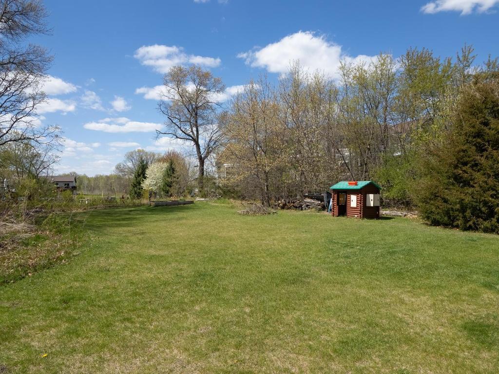 004-020-Front Yard-1024x768.jpg