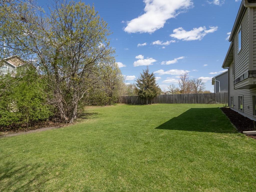 006-027-Back Yard-1024x768.jpg