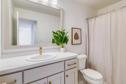 Bathroom1_1.jpg