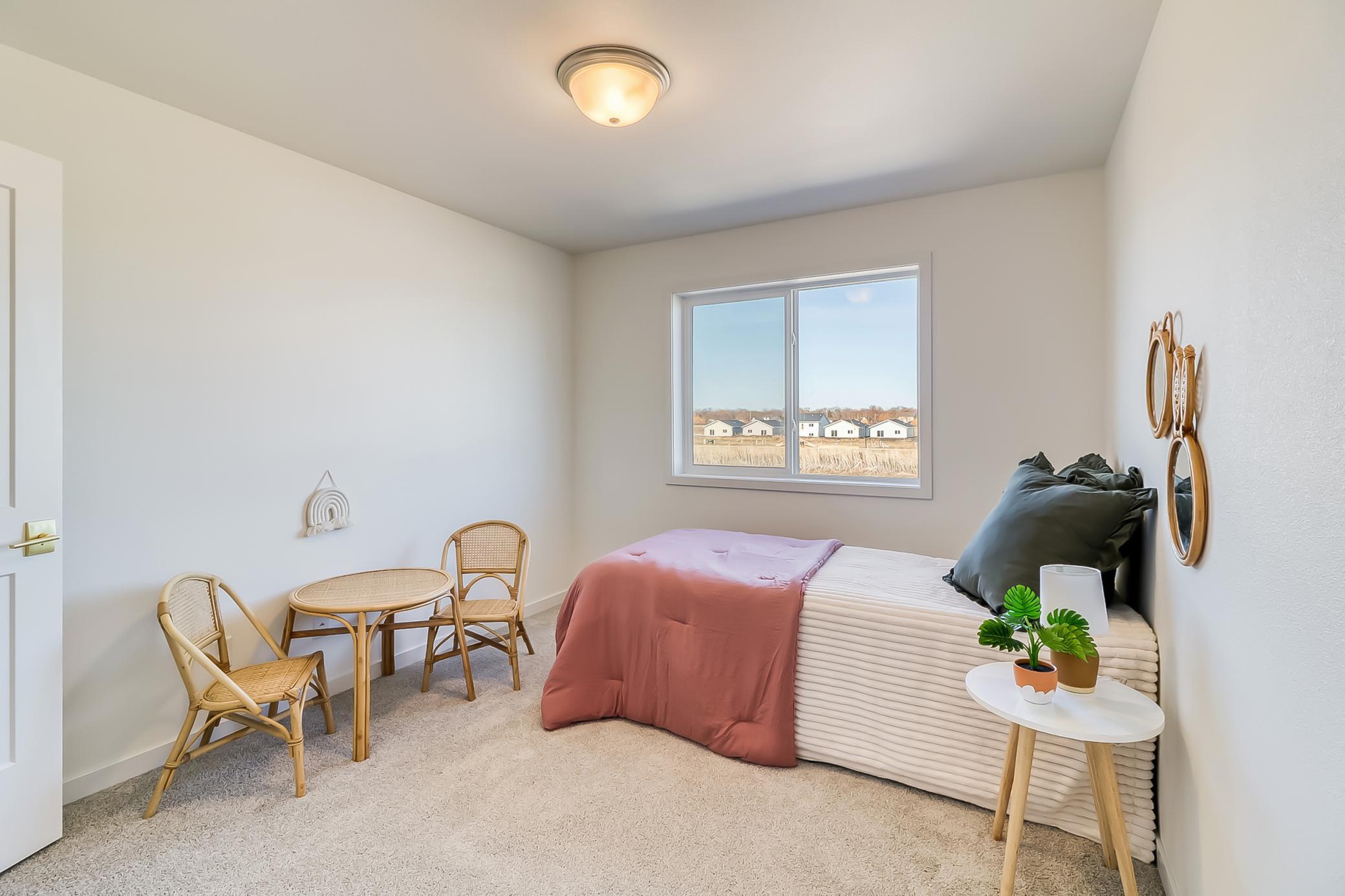 Bedroom1_1.jpg