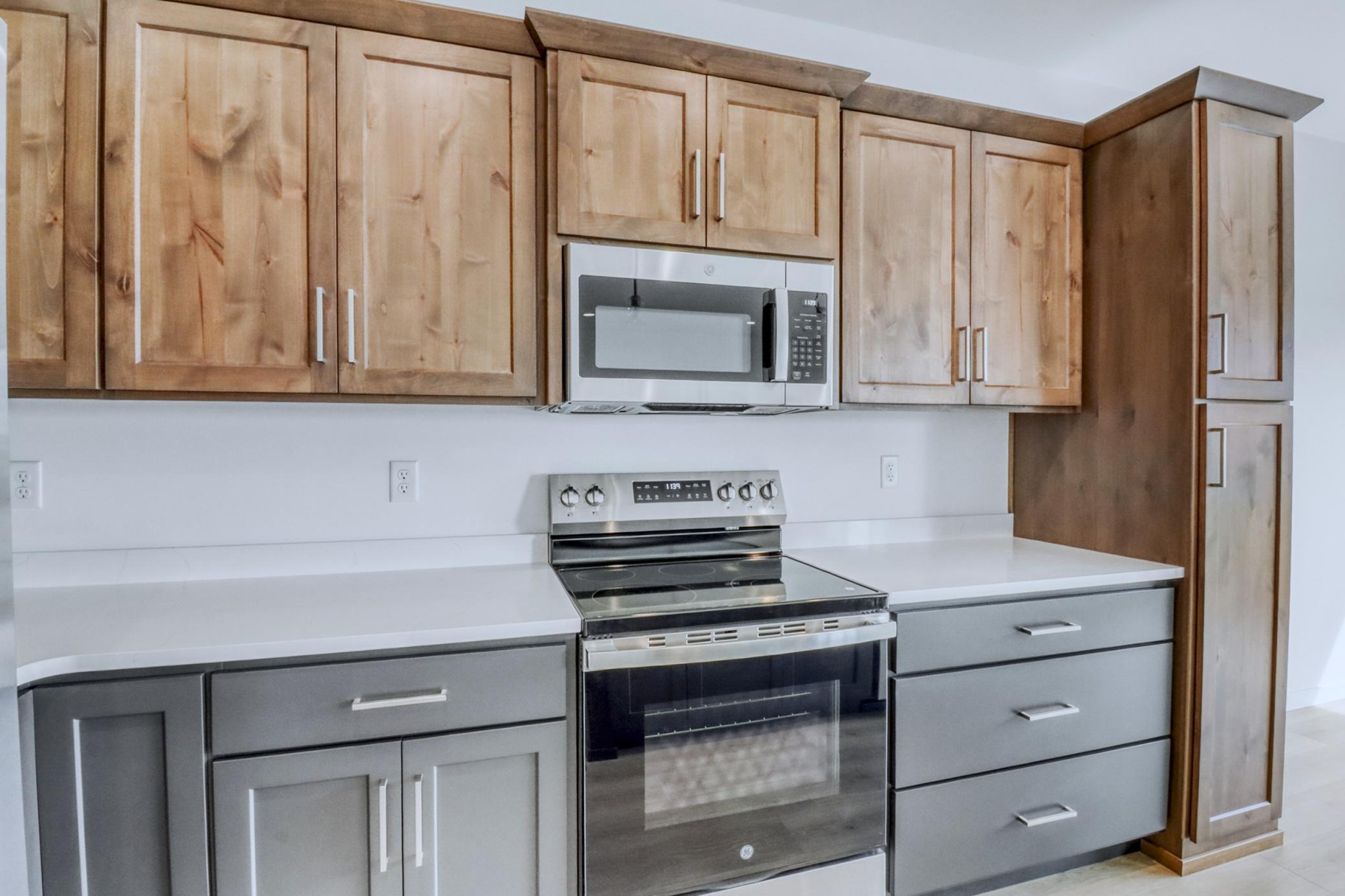 Kitchen1_2.JPG