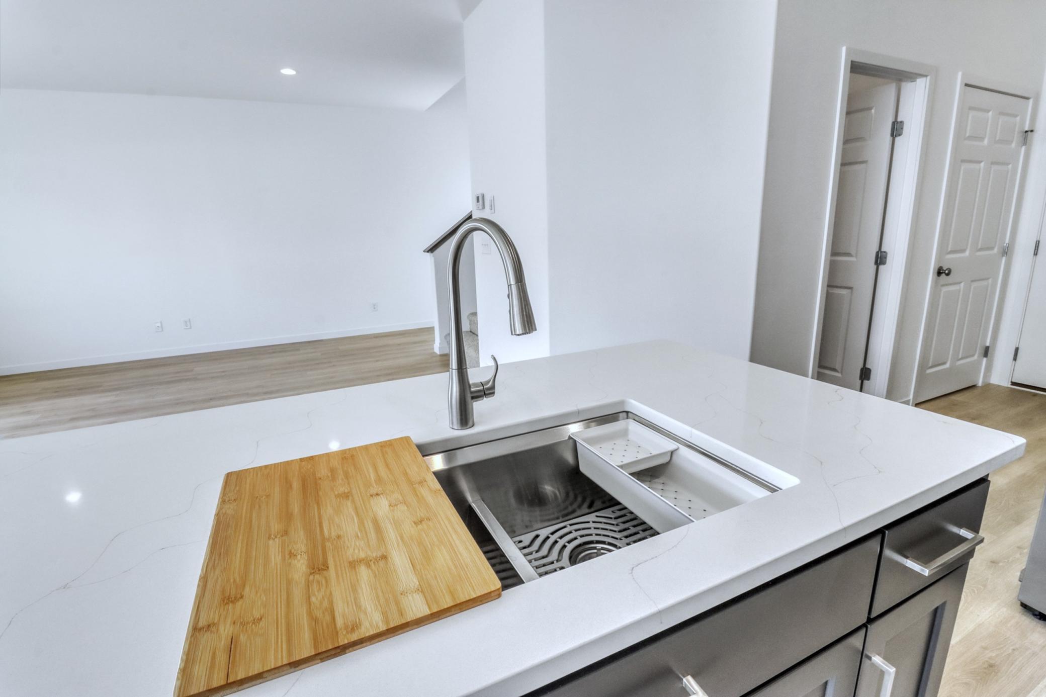 Kitchen1_8.JPG
