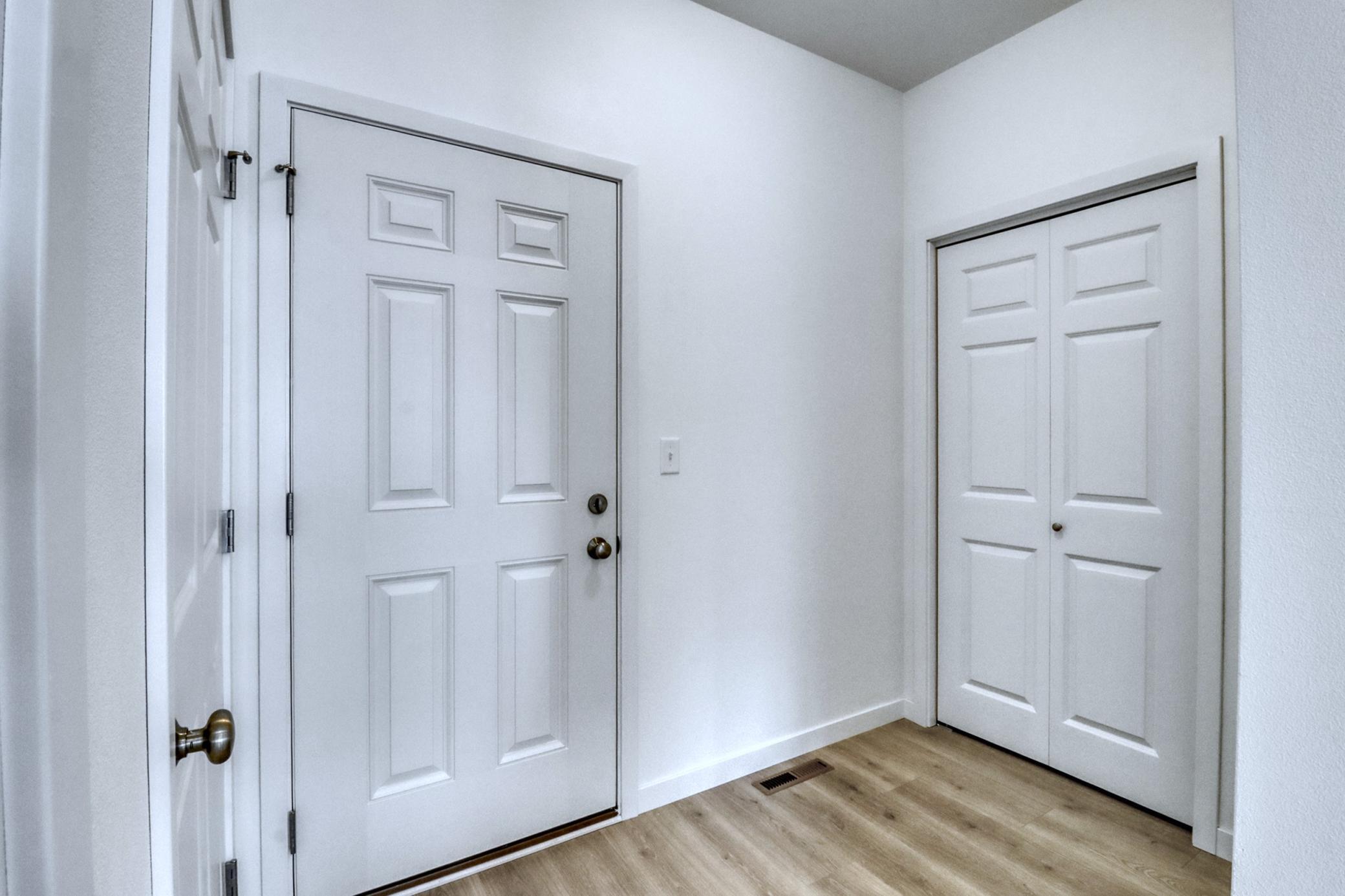 Mudroom1_2.JPG