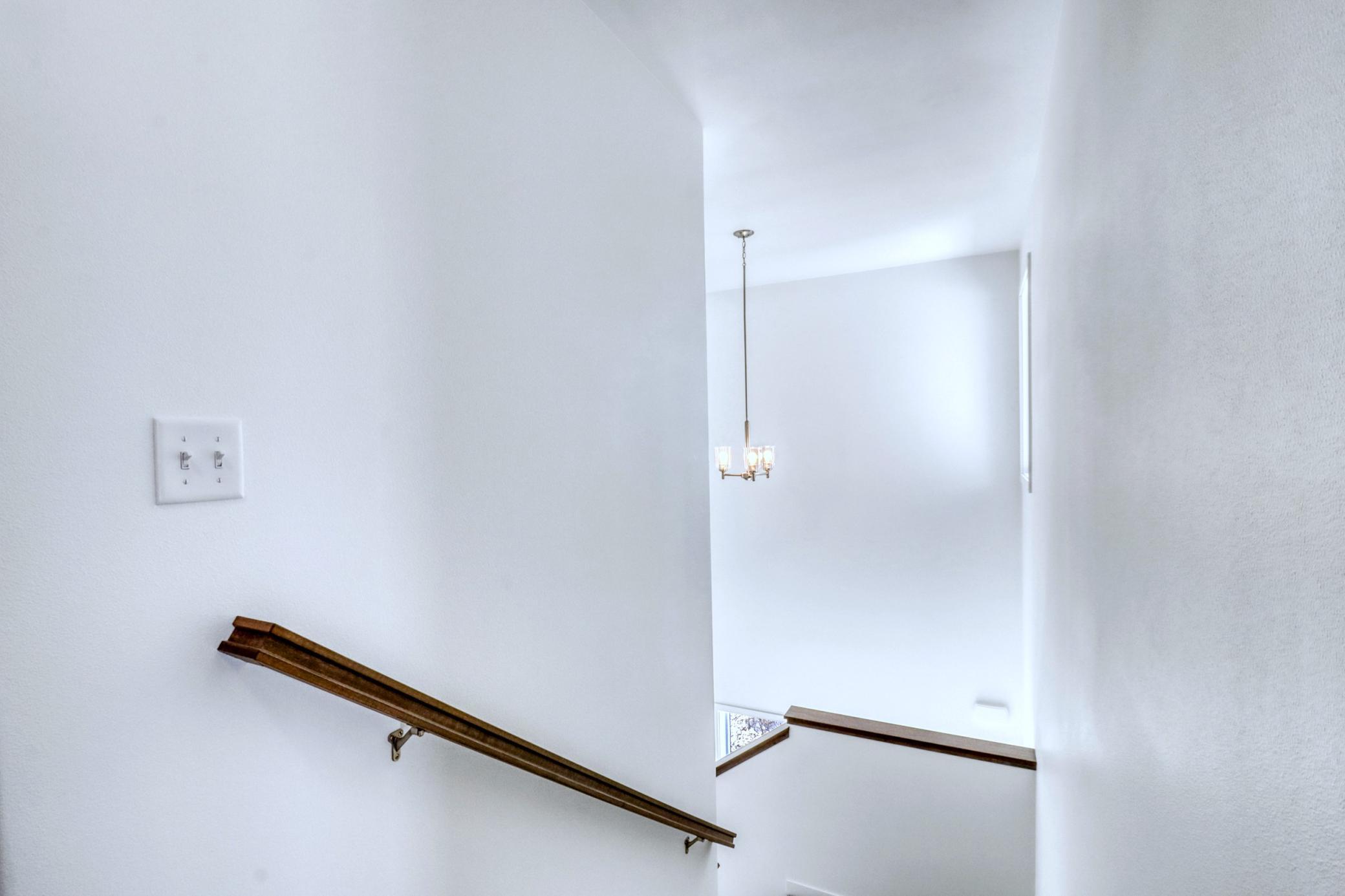 Stairway Entry1_1.JPG