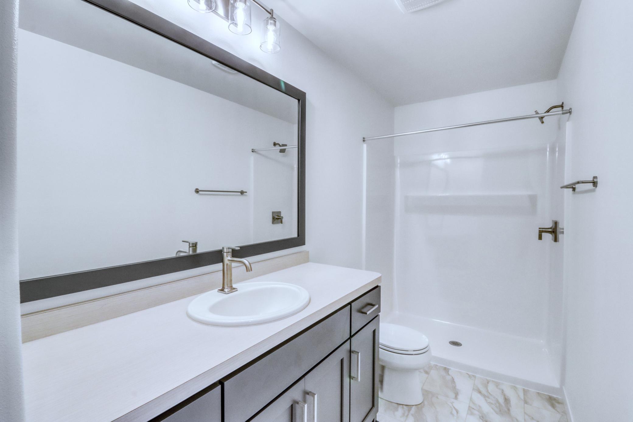 Primary Bathroom1_1.JPG