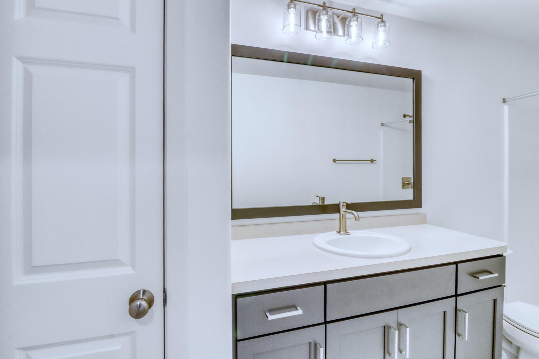 Primary Bathroom1_2.JPG