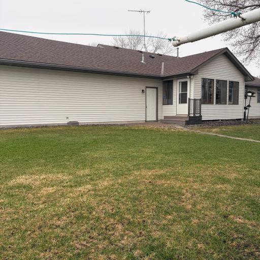 10 George Street E, Maple Lake, MN 55358