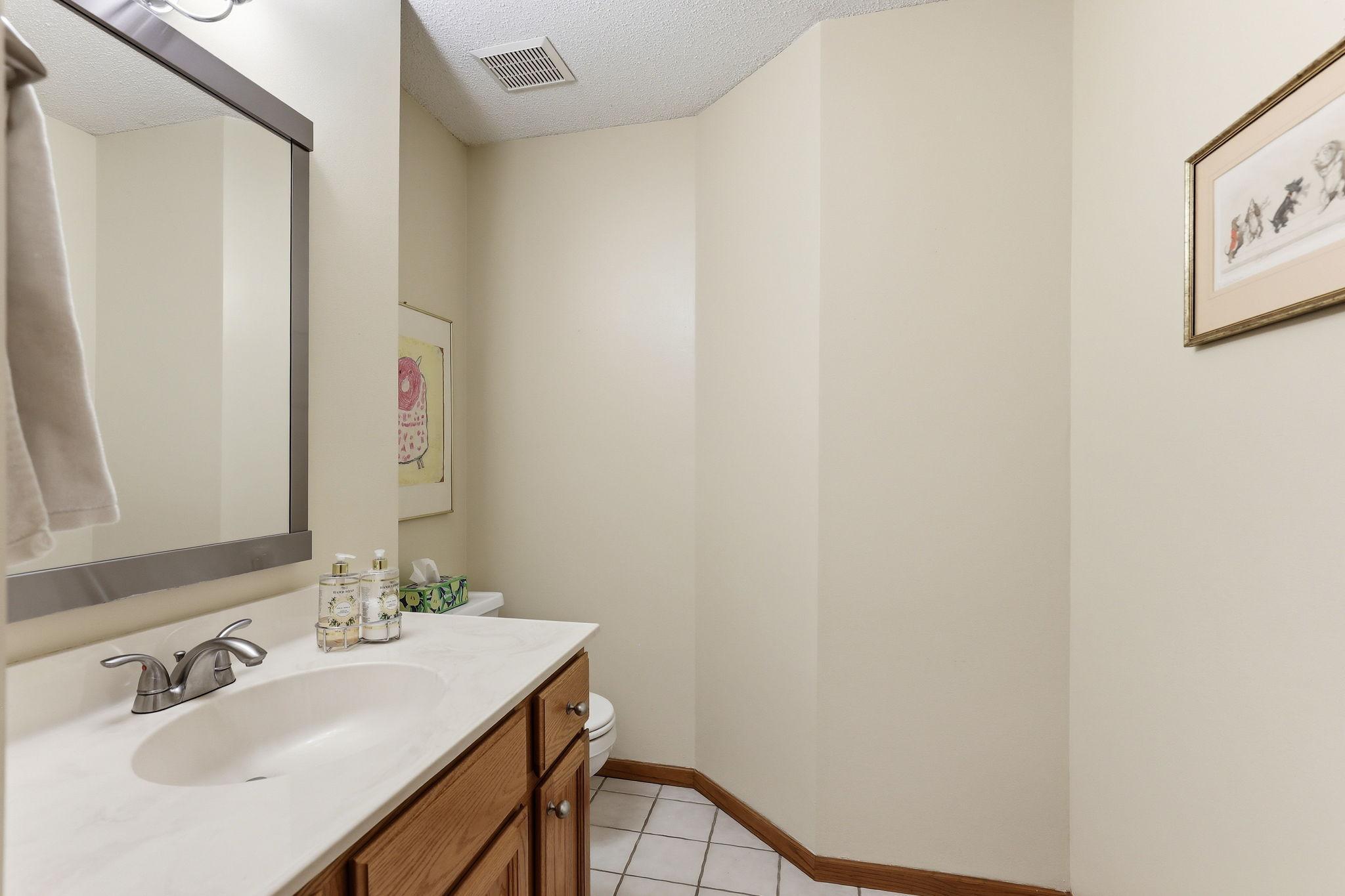 40-web-or-mls-8777-Cottonwood-Ln-40.jpg