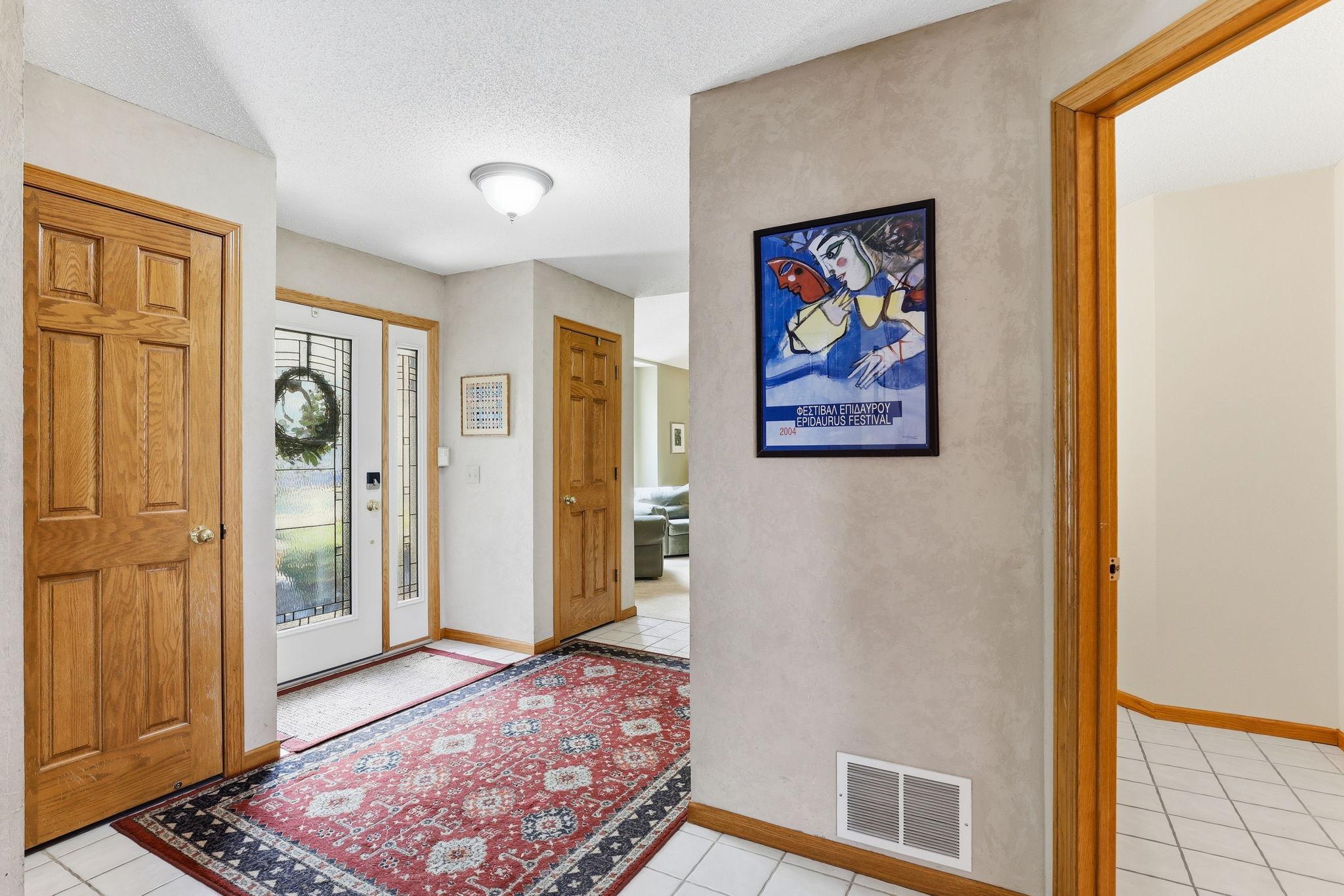 4-web-or-mls-8777-Cottonwood-Ln-04.jpg