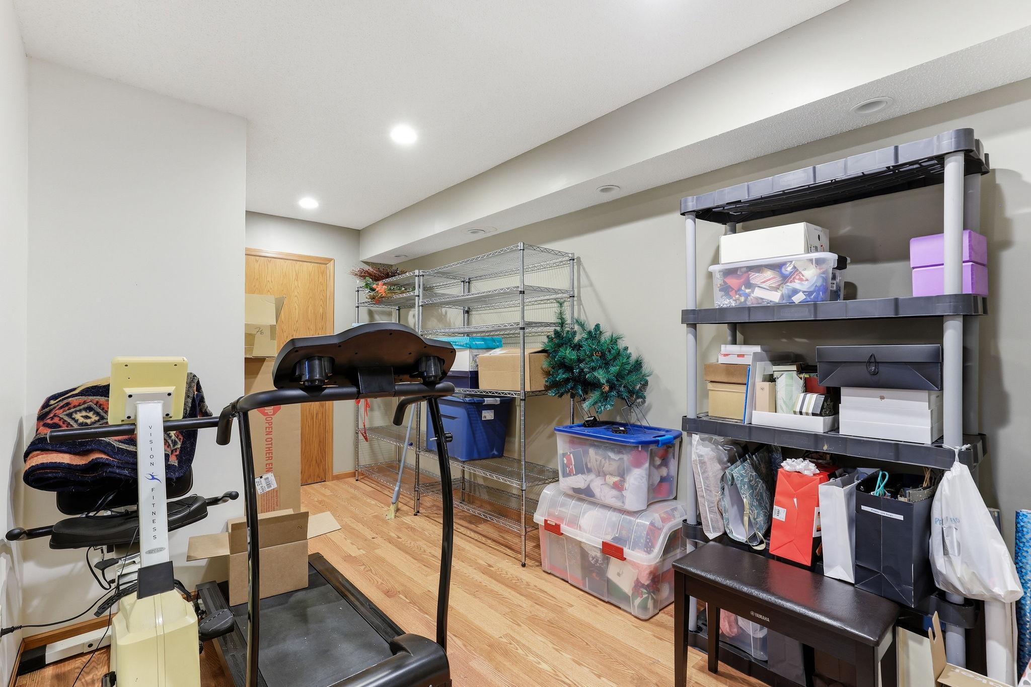 42-web-or-mls-8777-Cottonwood-Ln-42.jpg