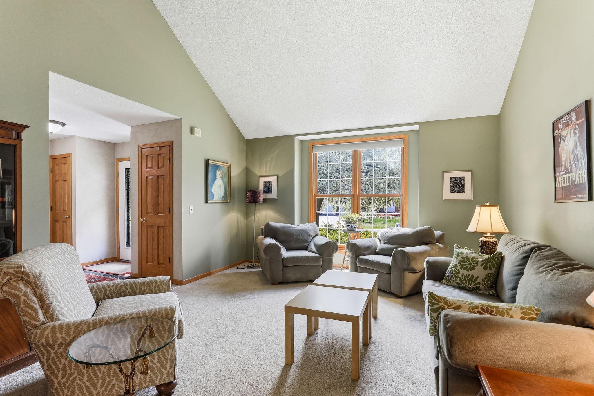 8-web-or-mls-8777-Cottonwood-Ln-08.jpg