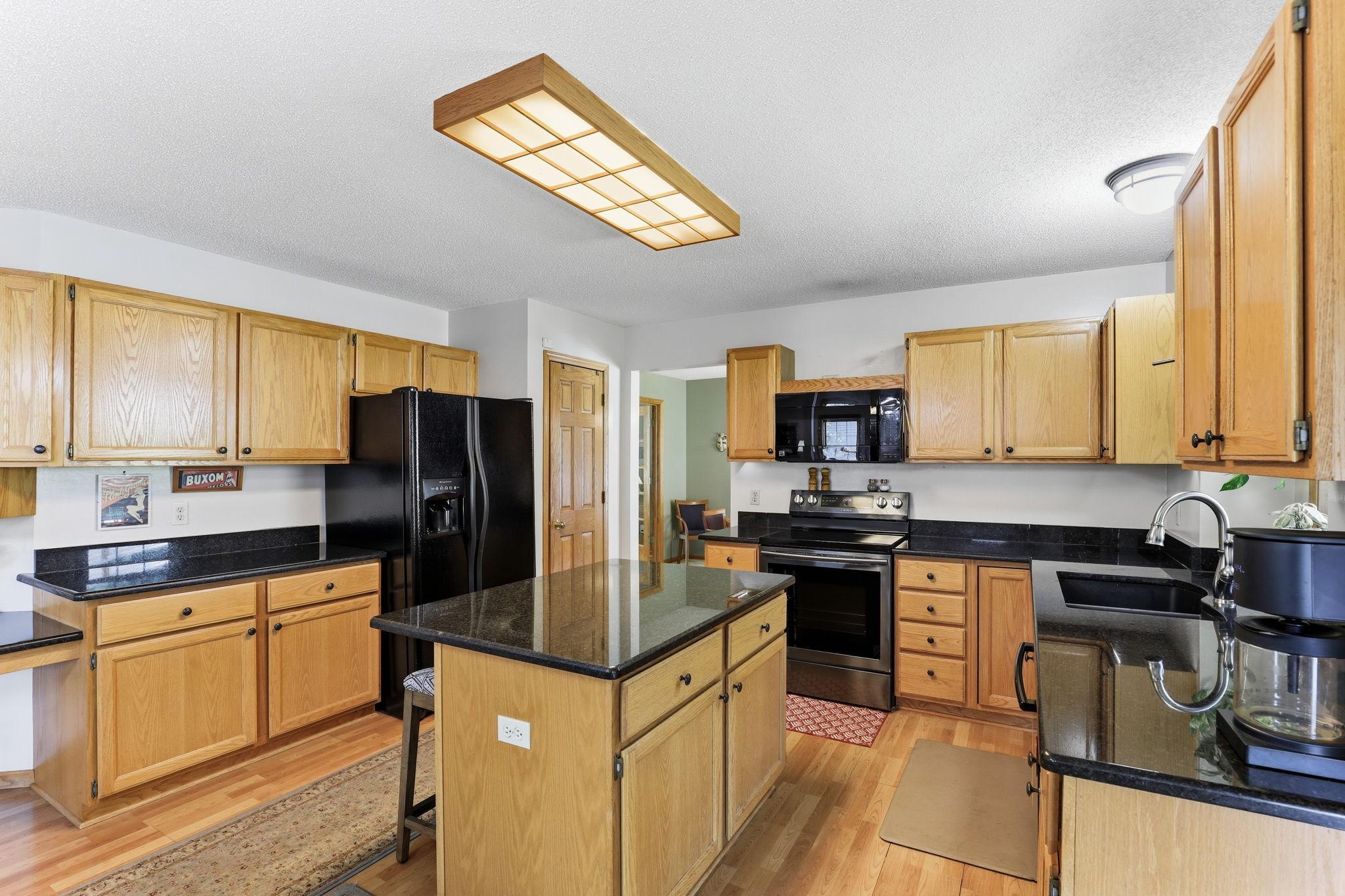 18-web-or-mls-8777-Cottonwood-Ln-18.jpg