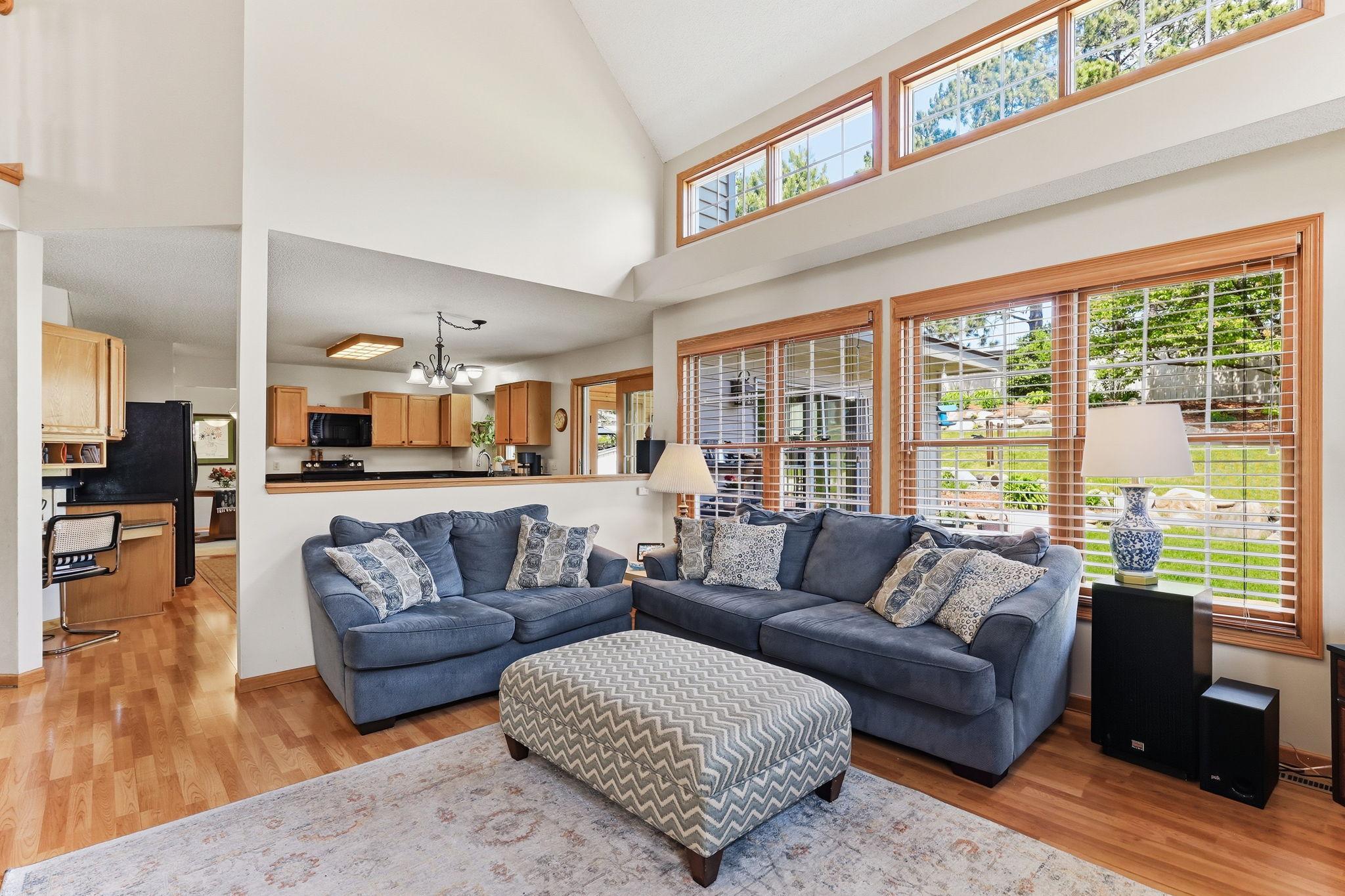 11-web-or-mls-8777-Cottonwood-Ln-11.jpg