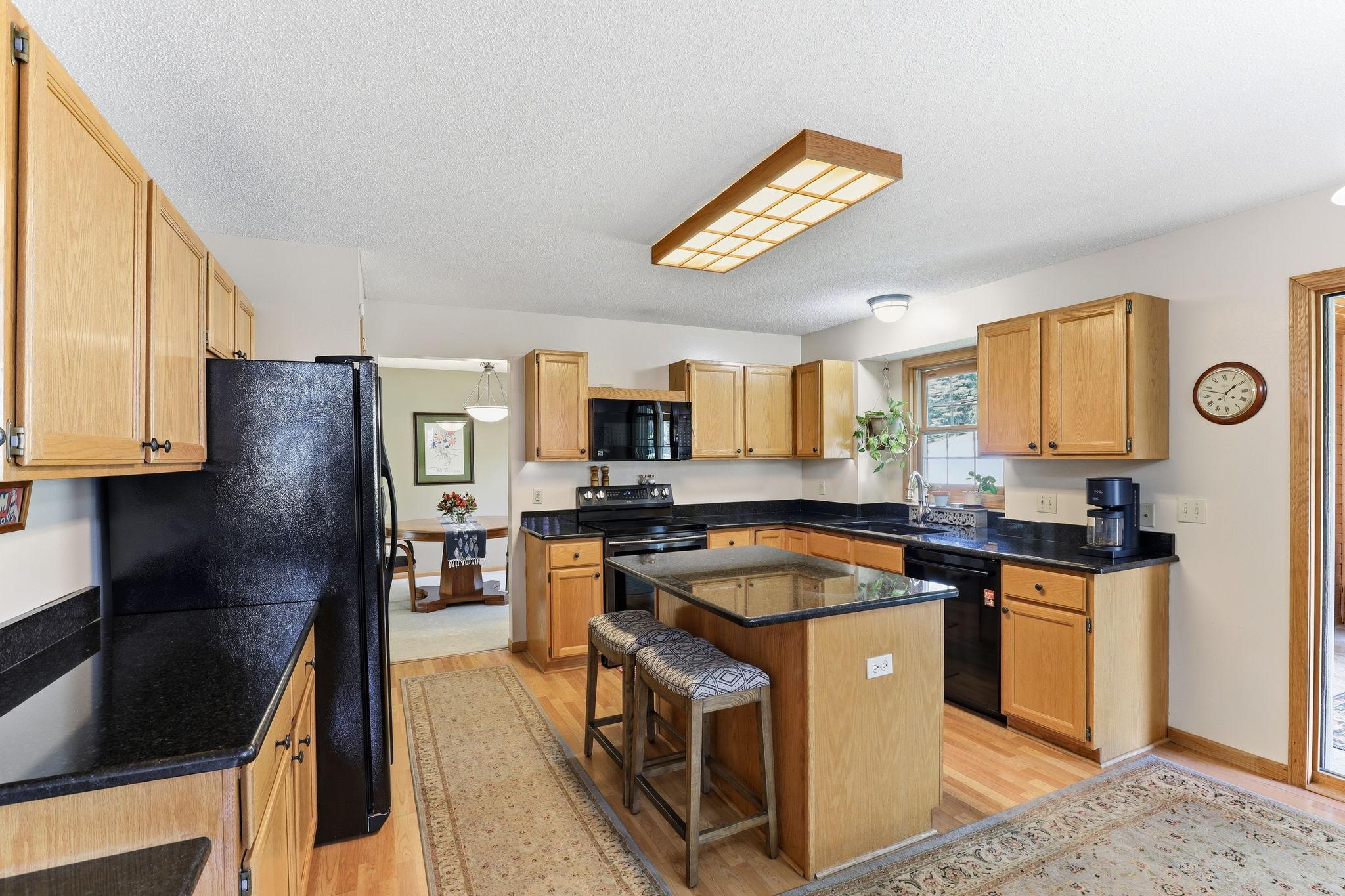 19-web-or-mls-8777-Cottonwood-Ln-19.jpg