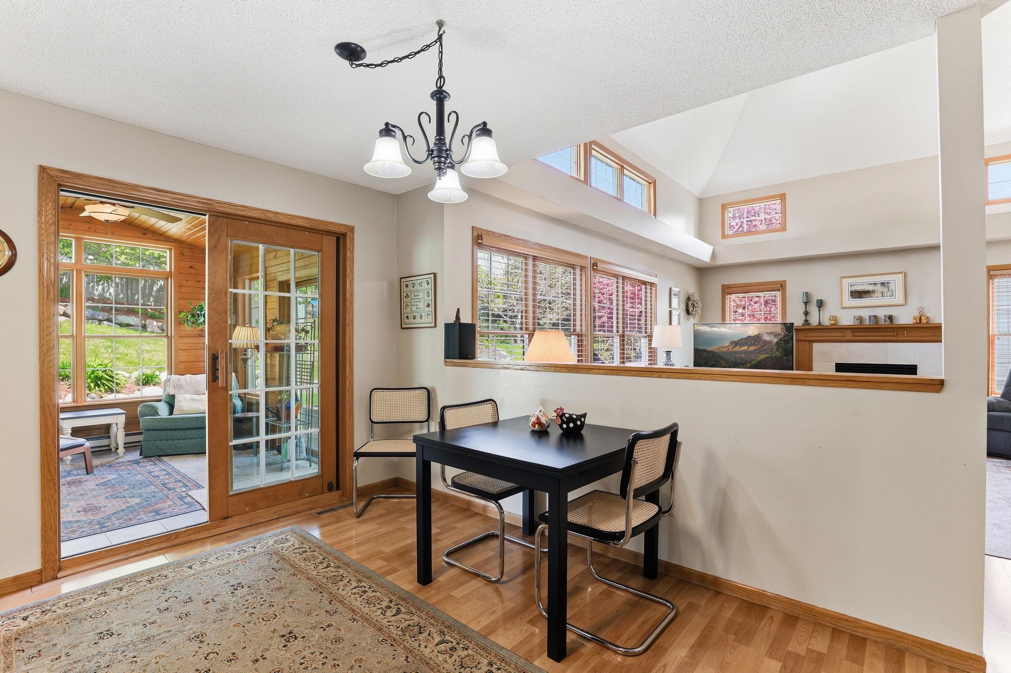 20-web-or-mls-8777-Cottonwood-Ln-20.jpg