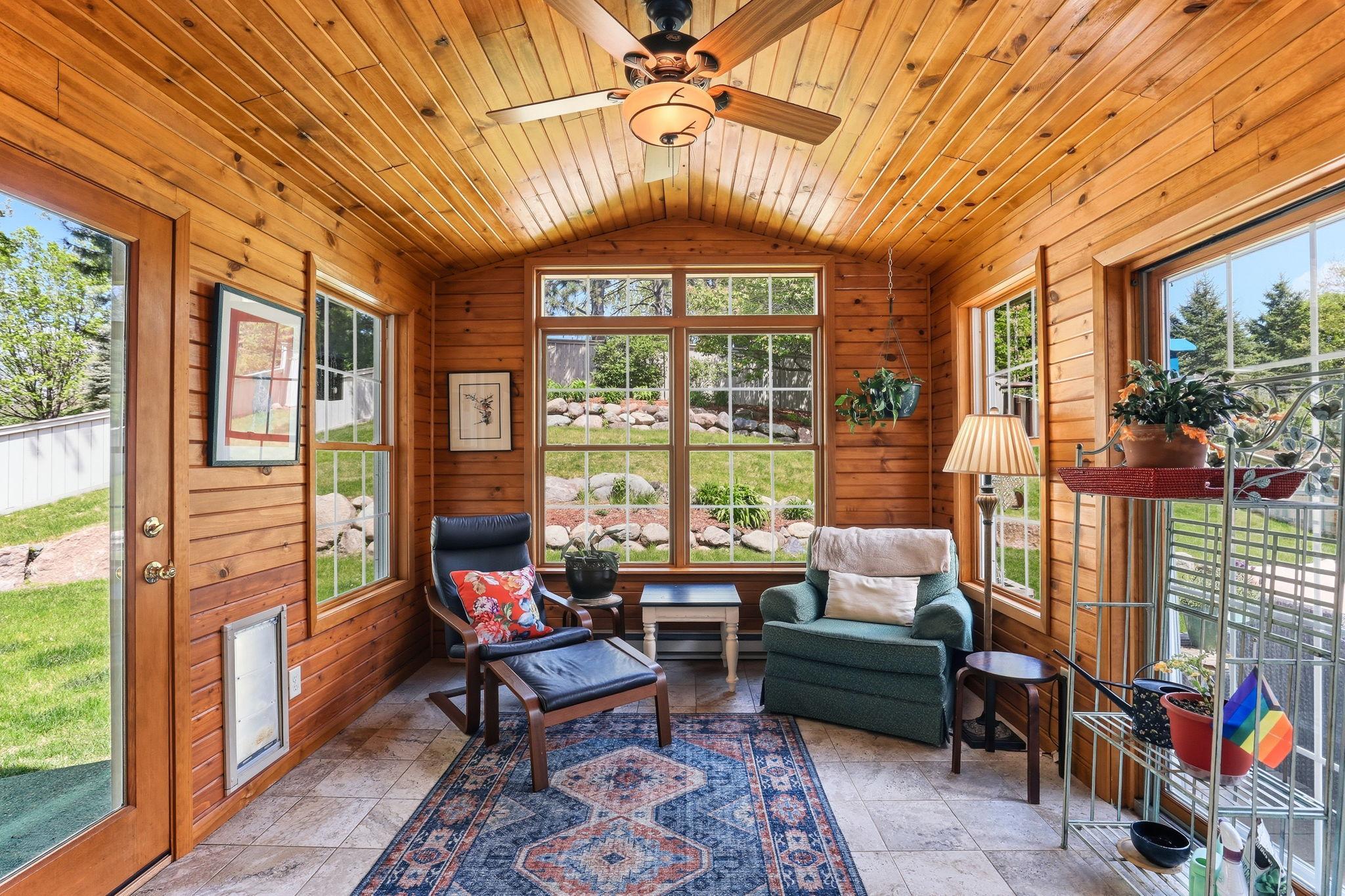 21-web-or-mls-8777-Cottonwood-Ln-21.jpg