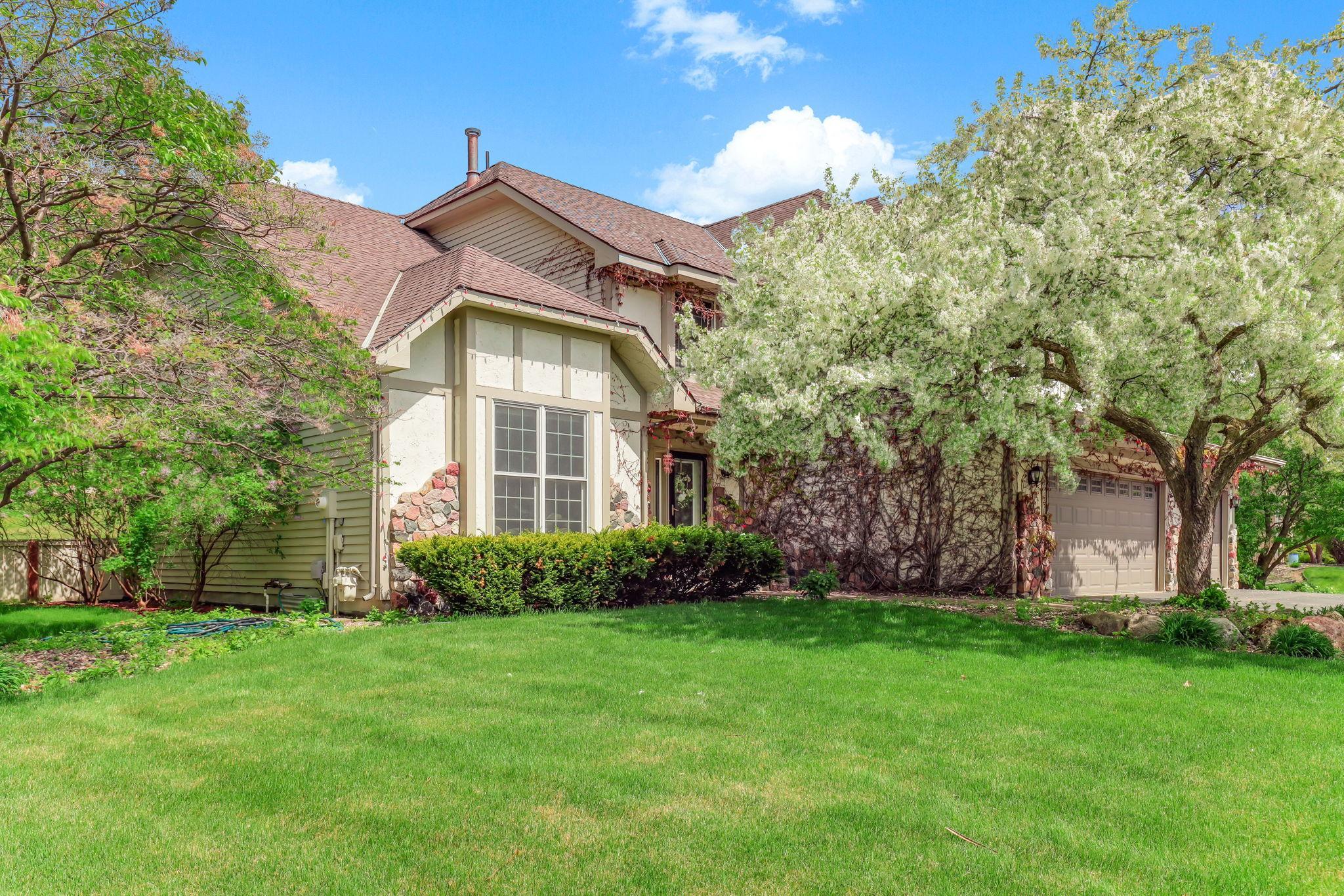 2-web-or-mls-8777-Cottonwood-Ln-02.jpg