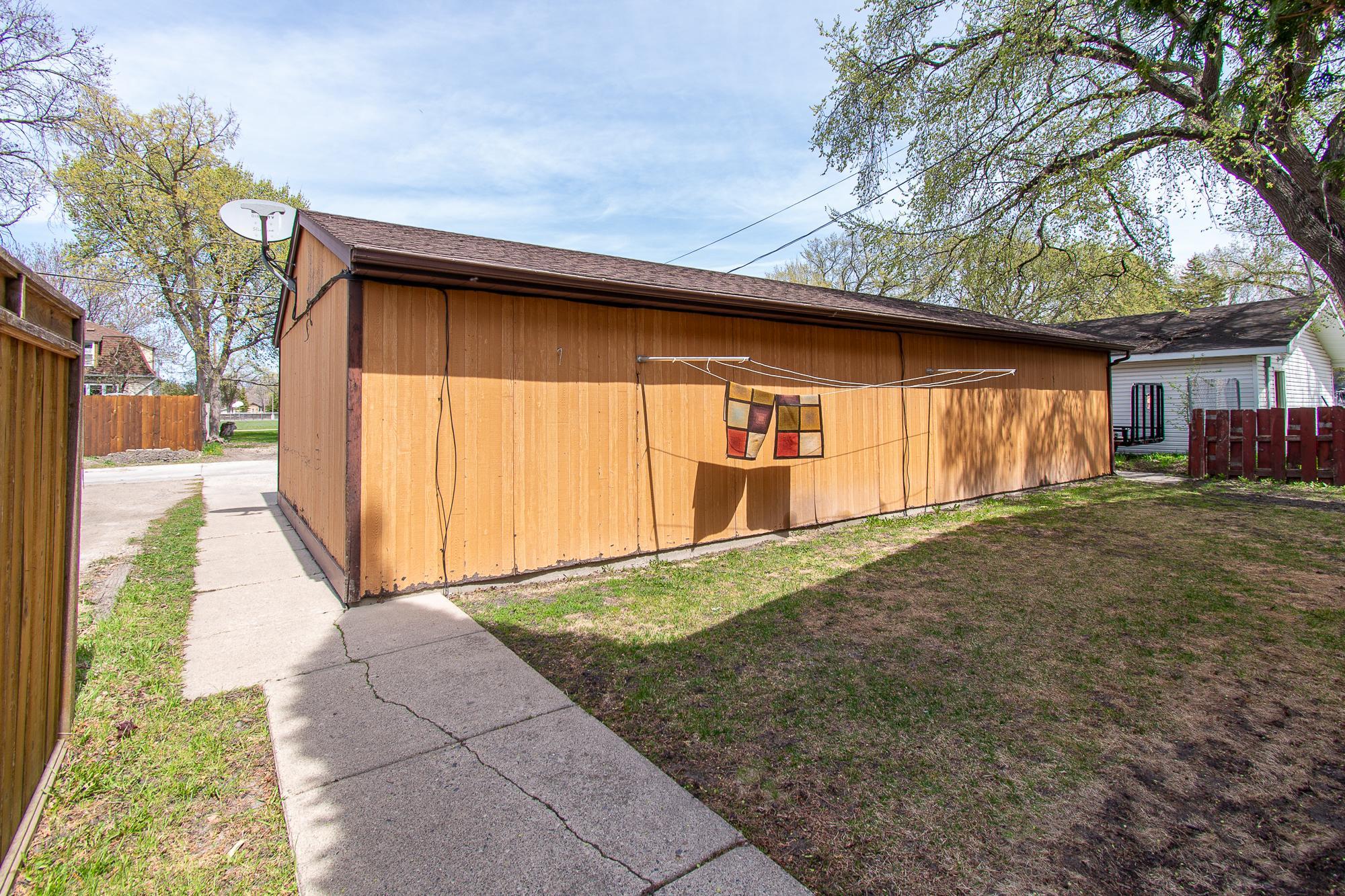 Yard/Garages