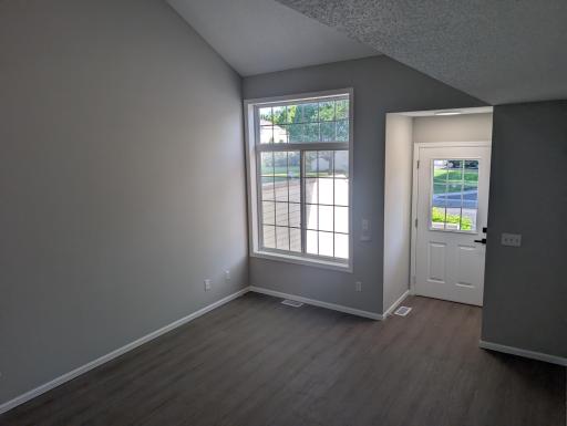9814 Hamlet Lane S, Cottage Grove, MN 55016