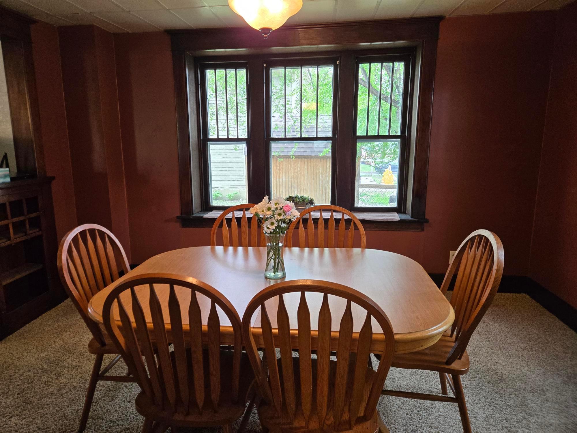Cozy dining room