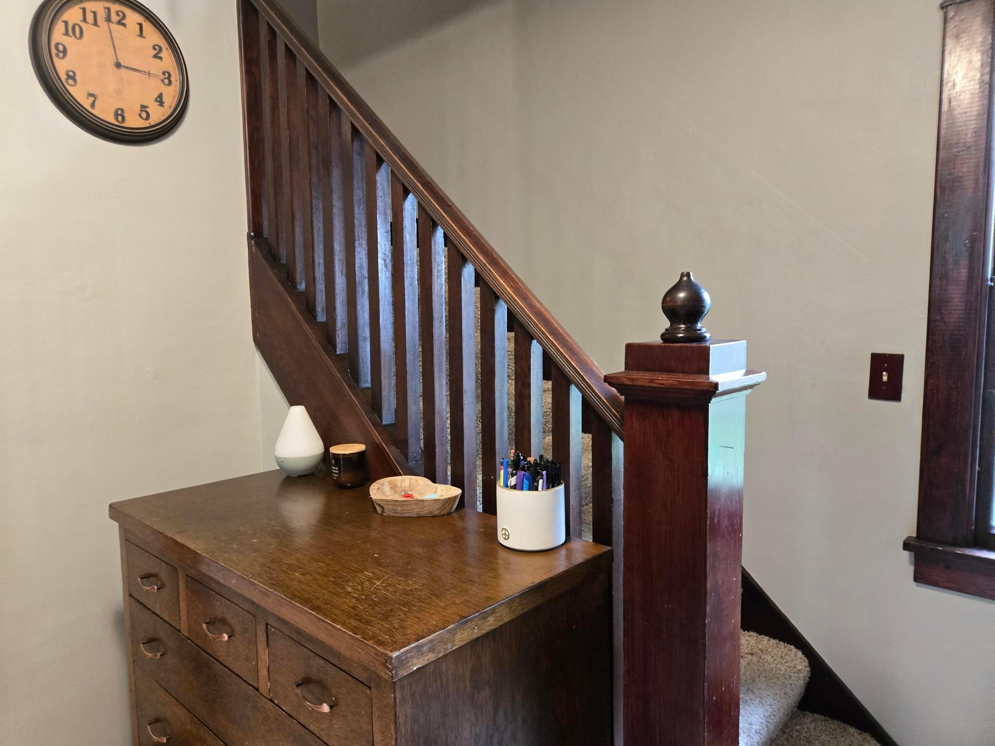 Beautiful staircase going to bedrooms