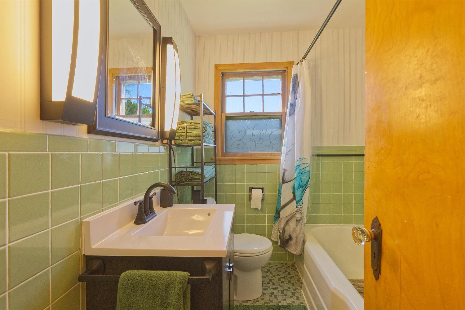 Main floor full bath