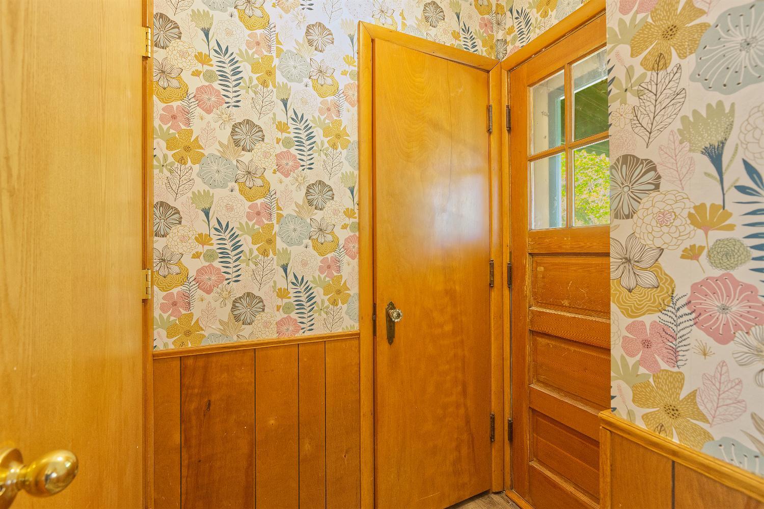Door off of kitchen to back yard