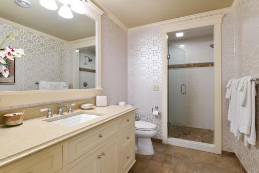 6 Merilane, Edina, MN 55436