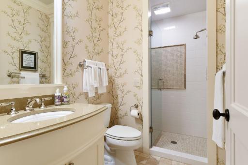6 Merilane, Edina, MN 55436