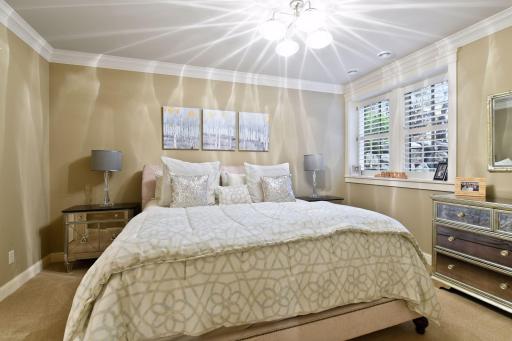 6 Merilane, Edina, MN 55436
