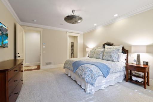 6 Merilane, Edina, MN 55436