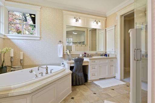 6 Merilane, Edina, MN 55436