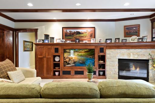 6 Merilane, Edina, MN 55436