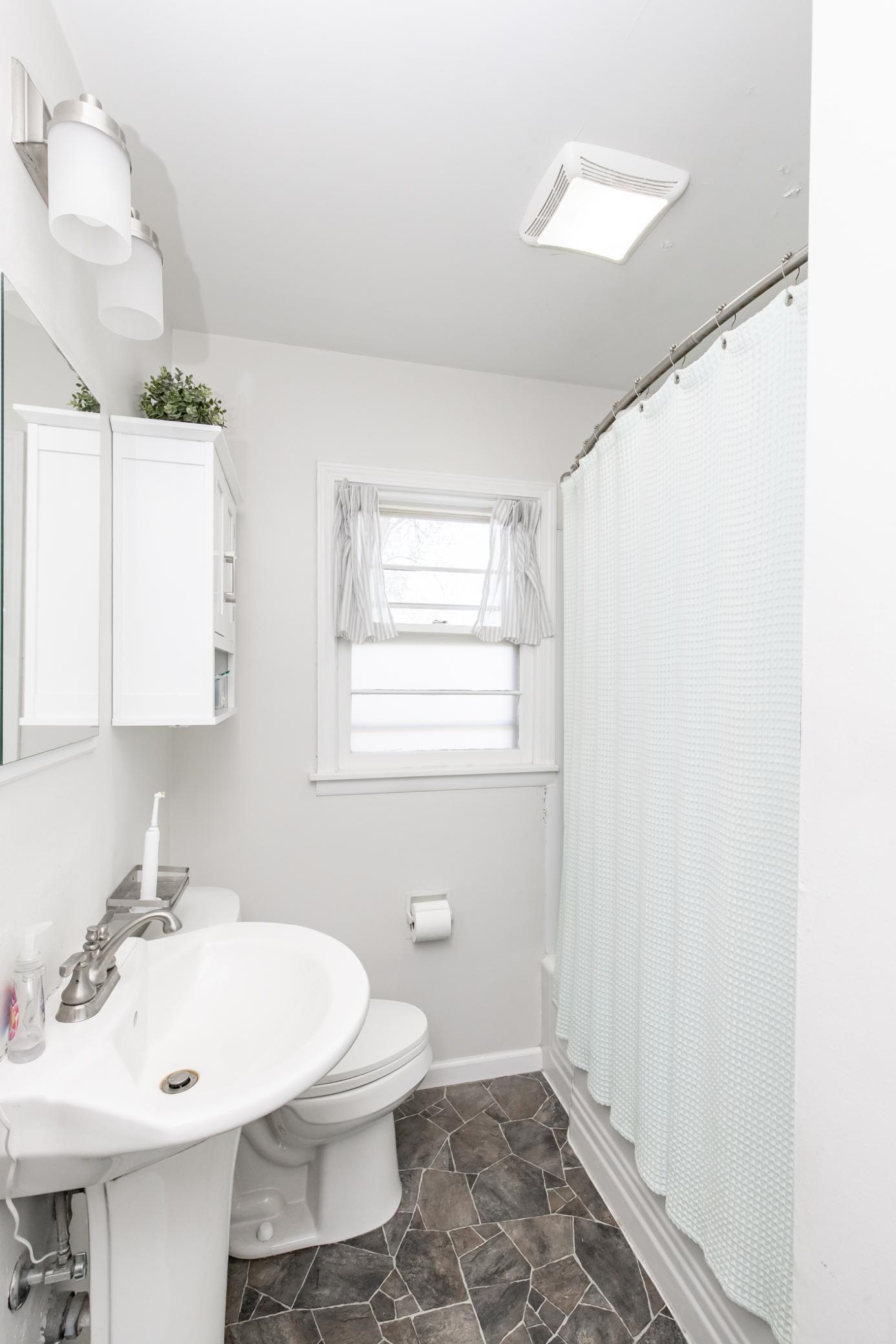 Full Bath - main