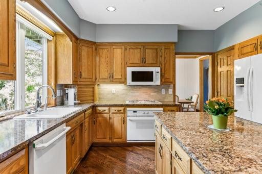 6820 Lorena Lane, Eden Prairie, MN 55346