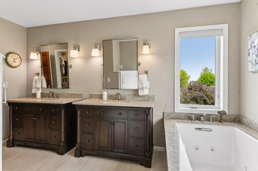 6820 Lorena Lane, Eden Prairie, MN 55346