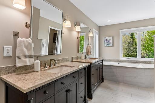 6820 Lorena Lane, Eden Prairie, MN 55346