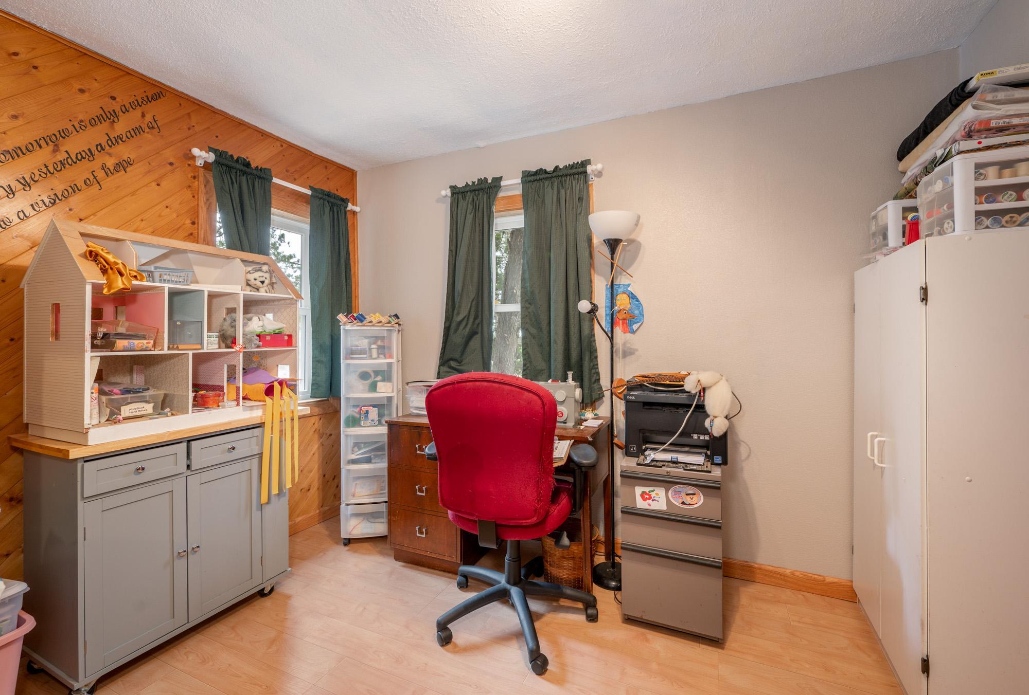 Bedroom / office