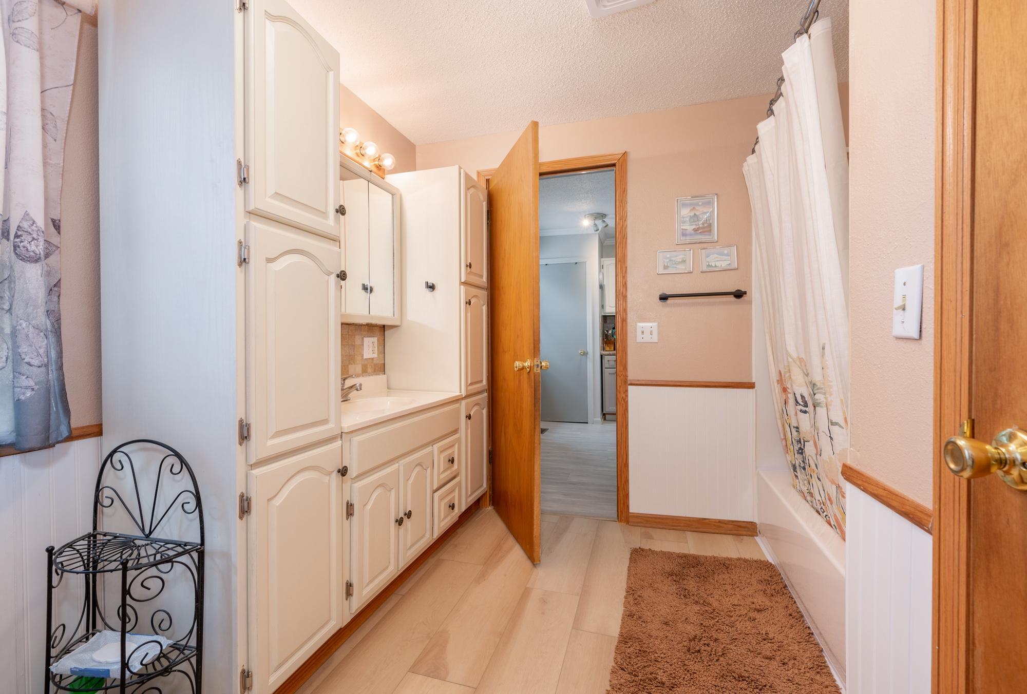 Main bathroom