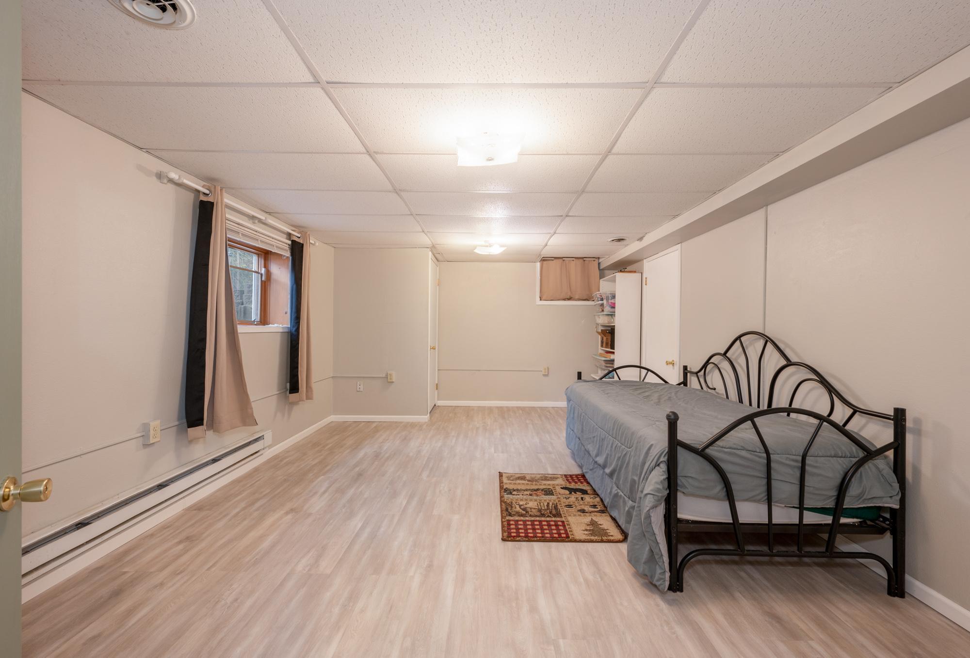 Lower bedroom