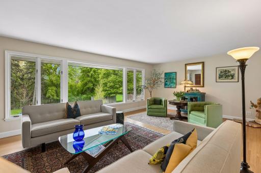 1940 Edgcumbe Road, Saint Paul, MN 55116