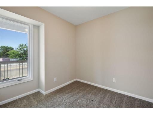 2050 W Broadway Avenue, Minneapolis, MN 55411