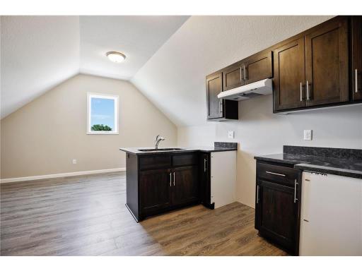 2050 W Broadway Avenue, Minneapolis, MN 55411